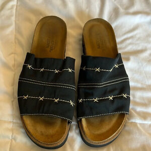 NAOT black Canvas Stretch Hydra Slip On Sandal Cork
Suede Footbed size  41